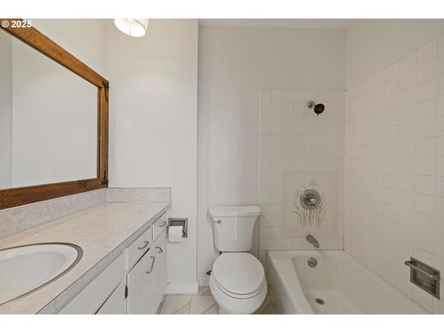 414 Sw FRENWOOD Way, Beaverton, OR 97005