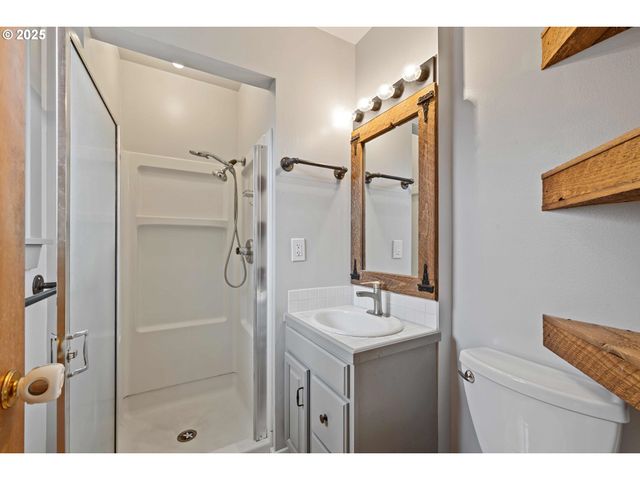 414 Sw FRENWOOD Way, Beaverton, OR 97005