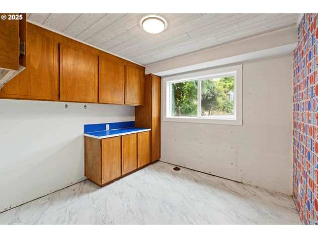 414 Sw FRENWOOD Way, Beaverton, OR 97005