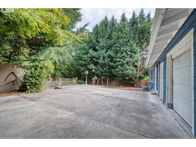 414 Sw FRENWOOD Way, Beaverton, OR 97005