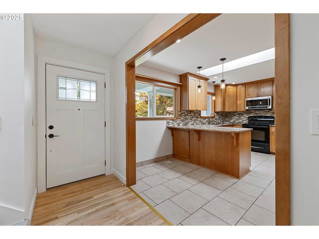 414 Sw FRENWOOD Way, Beaverton, OR 97005