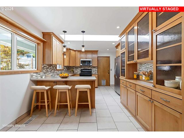 414 Sw FRENWOOD Way, Beaverton, OR 97005