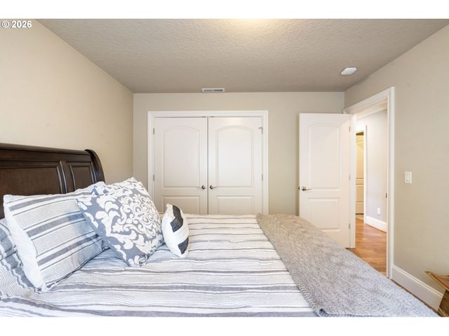 16909 Sw MARCILE Ln, Beaverton, OR 97007