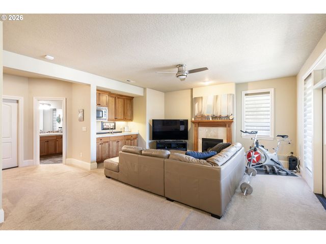 16909 Sw MARCILE Ln, Beaverton, OR 97007
