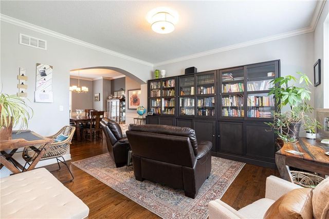 2707 SW 9TH Terrace, Lee's Summit, MO 64081
