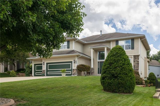 2707 SW 9TH Terrace, Lee's Summit, MO 64081