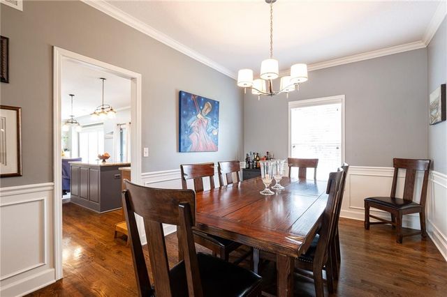 2707 SW 9TH Terrace, Lee's Summit, MO 64081