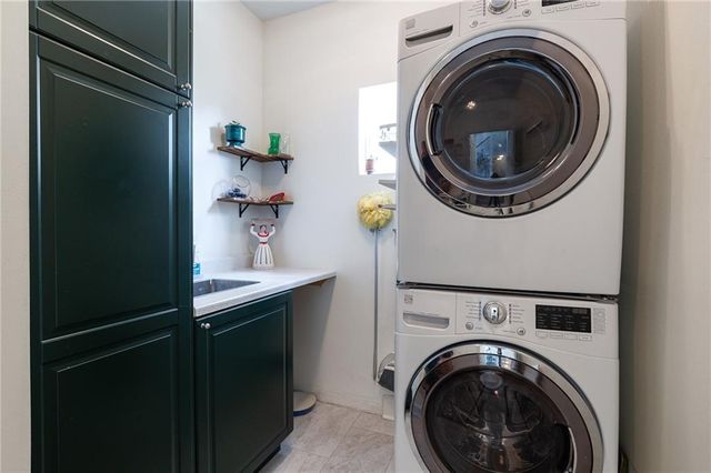 2707 SW 9TH Terrace, Lee's Summit, MO 64081