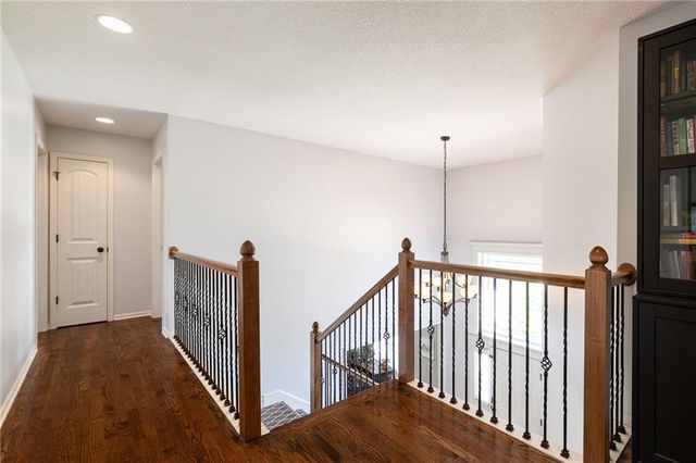 2707 SW 9TH Terrace, Lee's Summit, MO 64081