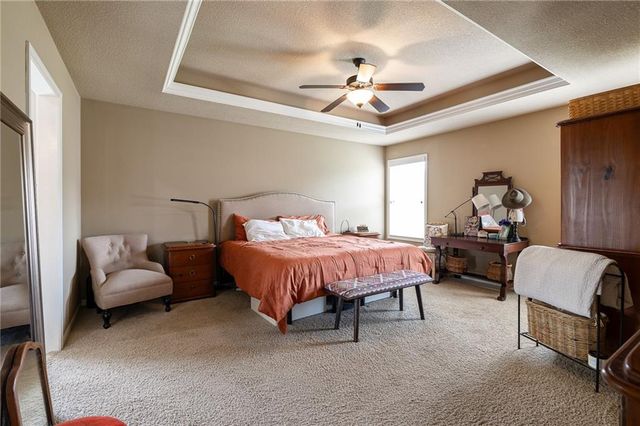 2707 SW 9TH Terrace, Lee's Summit, MO 64081