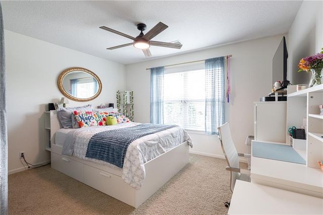 2707 SW 9TH Terrace, Lee's Summit, MO 64081