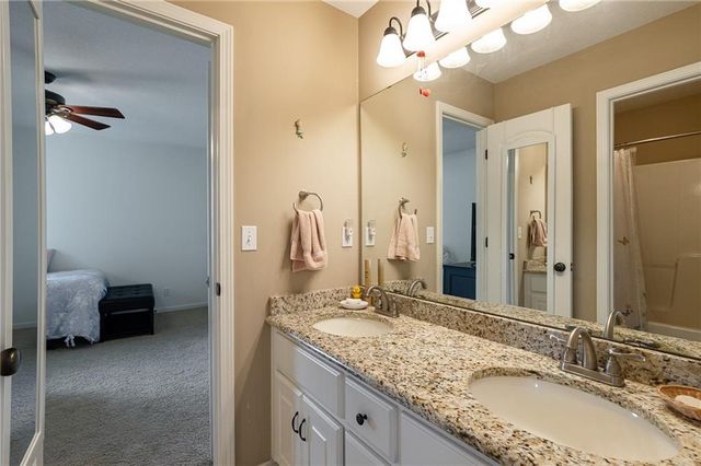 2707 SW 9TH Terrace, Lee's Summit, MO 64081