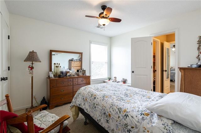 2707 SW 9TH Terrace, Lee's Summit, MO 64081