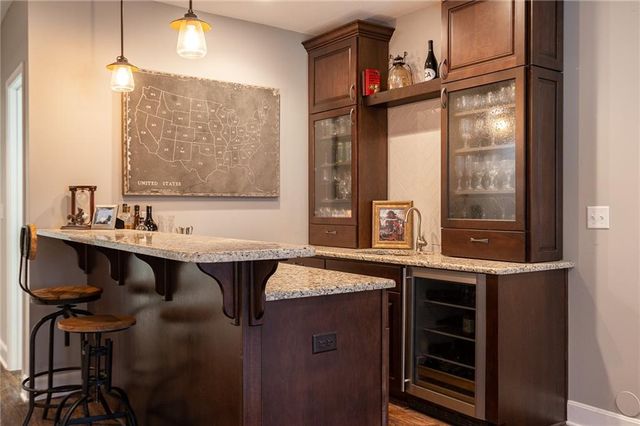 2707 SW 9TH Terrace, Lee's Summit, MO 64081