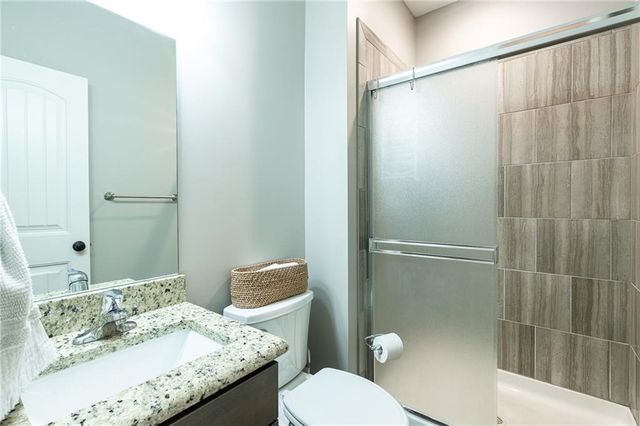 2707 SW 9TH Terrace, Lee's Summit, MO 64081
