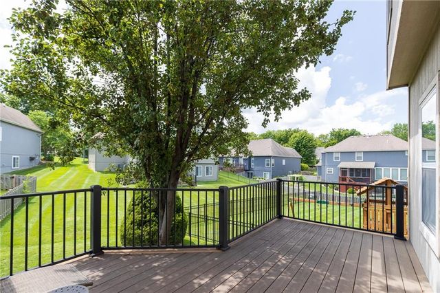 2707 SW 9TH Terrace, Lee's Summit, MO 64081