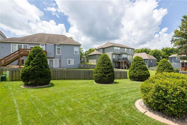 2707 SW 9TH Terrace, Lee's Summit, MO 64081