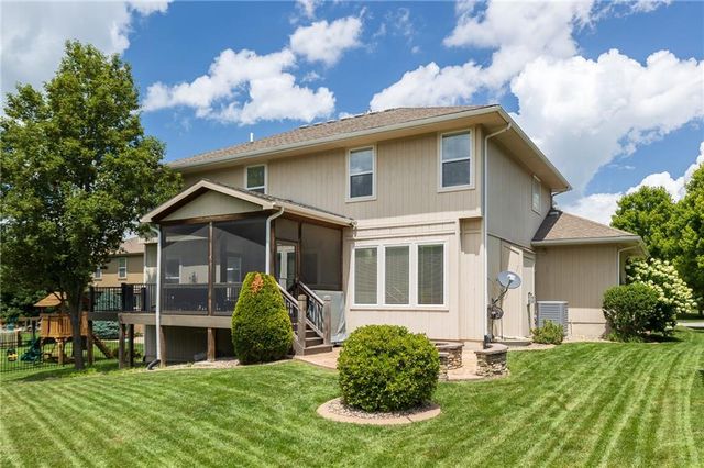 2707 SW 9TH Terrace, Lee's Summit, MO 64081