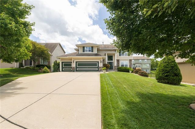 2707 SW 9TH Terrace, Lee's Summit, MO 64081