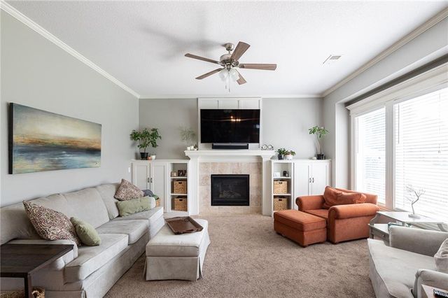 2707 SW 9TH Terrace, Lee's Summit, MO 64081