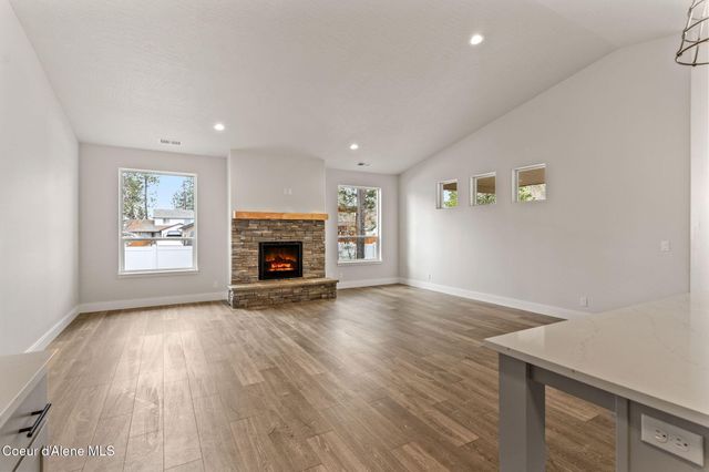 8778 BEDWELL ST, Rathdrum, ID 83858