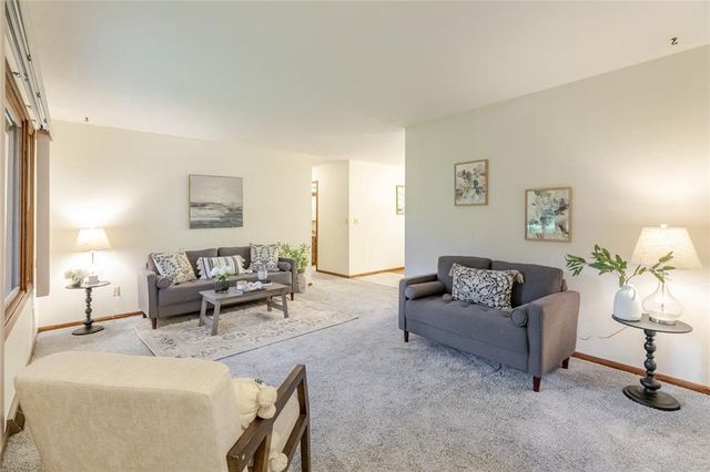 1210 S 50th Avenue, Eau Claire, WI 54703