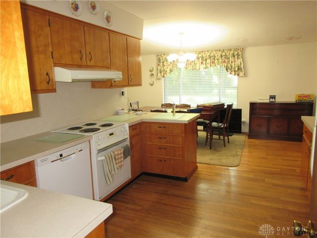 827 Hickory Lane, Troy, OH 45373