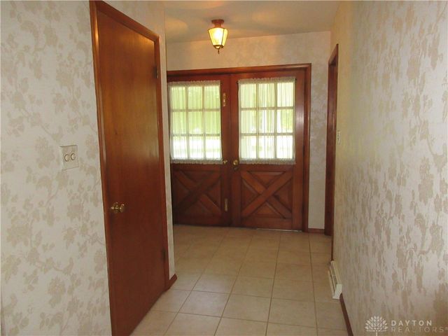 827 Hickory Lane, Troy, OH 45373