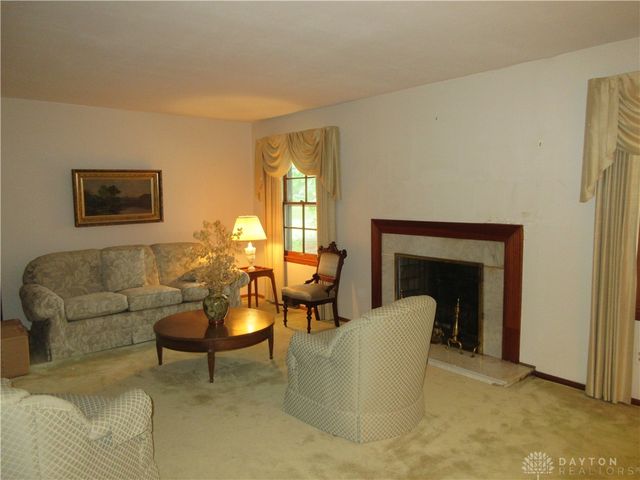 827 Hickory Lane, Troy, OH 45373