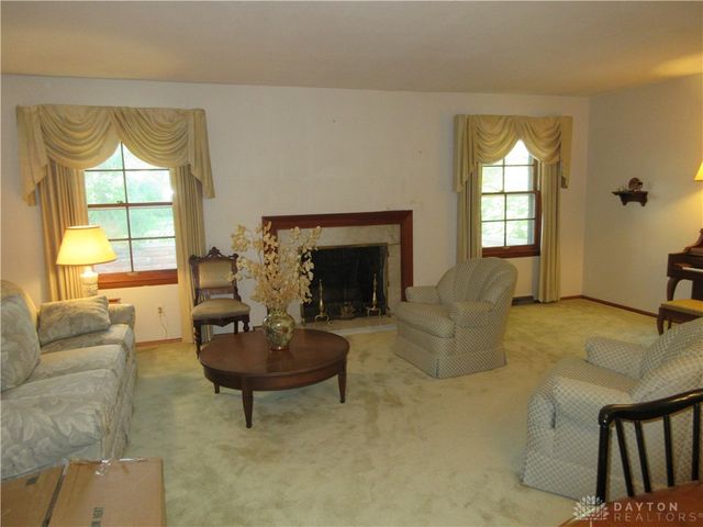 827 Hickory Lane, Troy, OH 45373