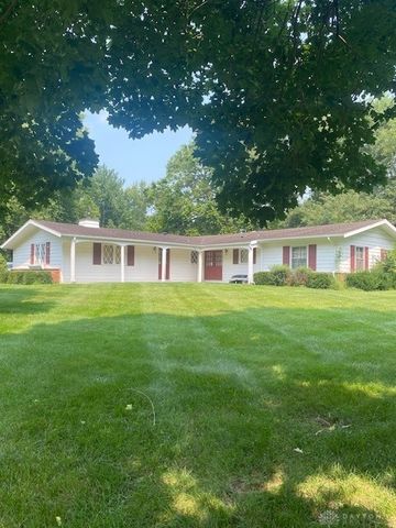 827 Hickory Lane, Troy, OH 45373