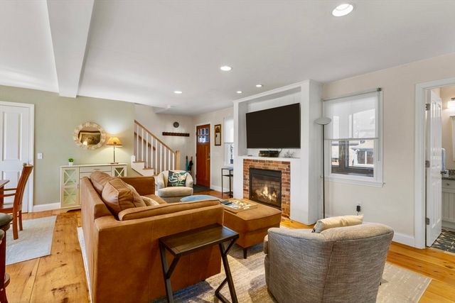 9 A Holway, Provincetown, MA 02657