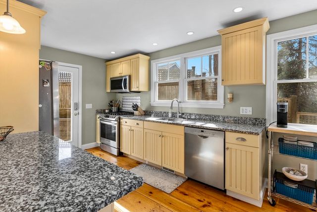 9 A Holway, Provincetown, MA 02657