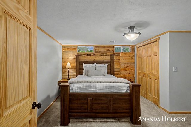 4635 12 Mile Road, Rockford, MI 49341