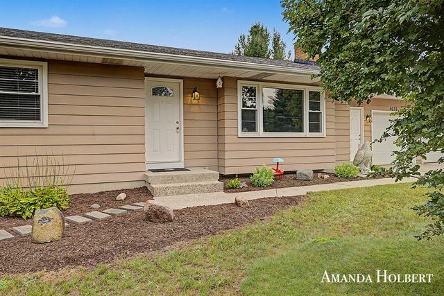 4635 12 Mile Road, Rockford, MI 49341