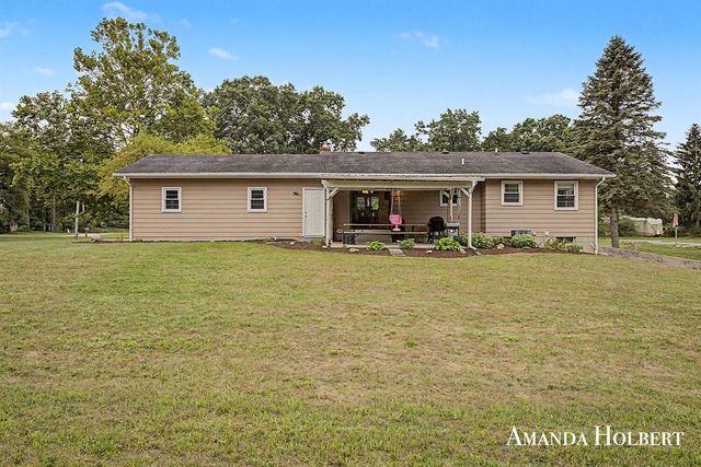 4635 12 Mile Road, Rockford, MI 49341