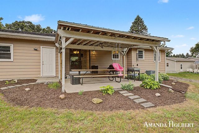4635 12 Mile Road, Rockford, MI 49341