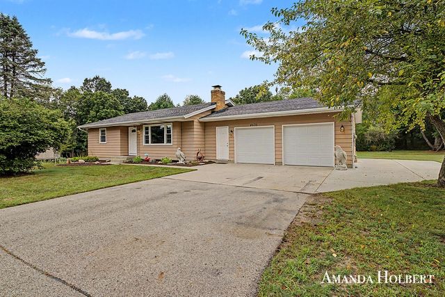 4635 12 Mile Road, Rockford, MI 49341