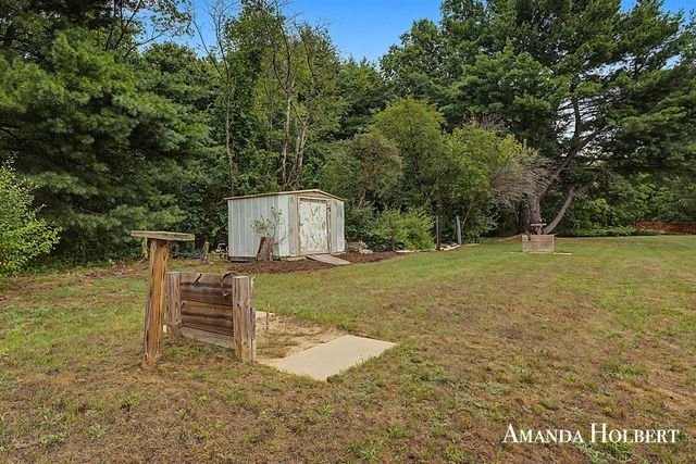 4635 12 Mile Road, Rockford, MI 49341