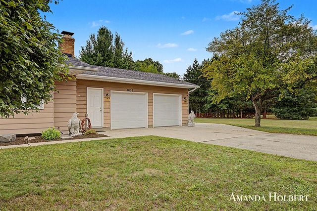 4635 12 Mile Road, Rockford, MI 49341