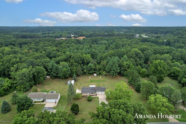 4635 12 Mile Road, Rockford, MI 49341