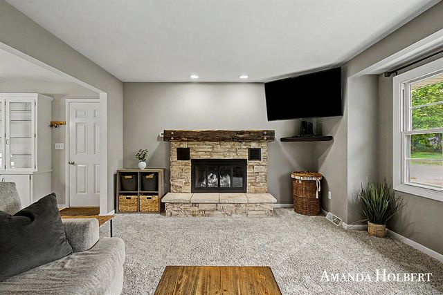 4635 12 Mile Road, Rockford, MI 49341