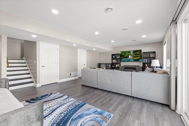 18053 Harlow Path, Lakeville, MN 55044