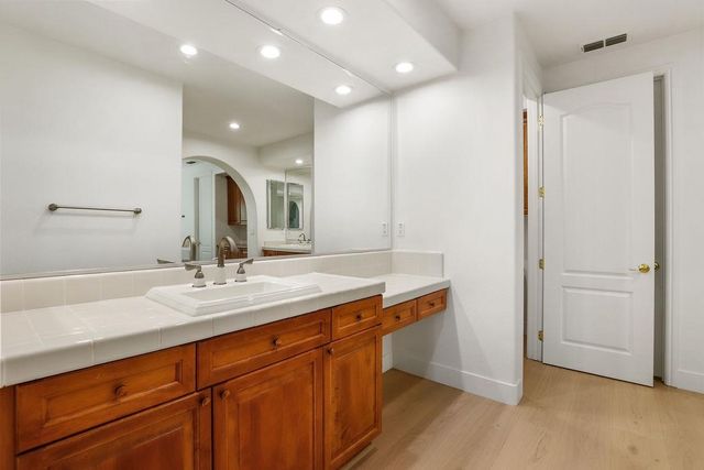 224 Heron Creek Ct, Roseville, CA 95661