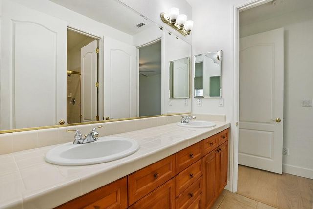 224 Heron Creek Ct, Roseville, CA 95661