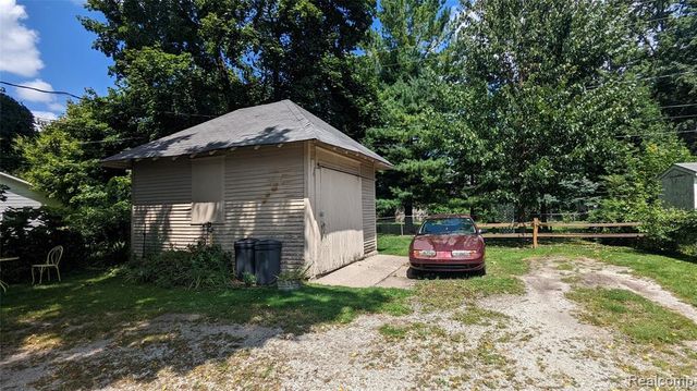 104 Grand Avenue, Mount Clemens, MI 48043