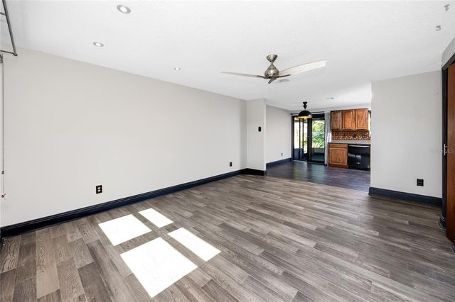 608 TIMBER BAY CIRCLE E, Oldsmar, FL 34677