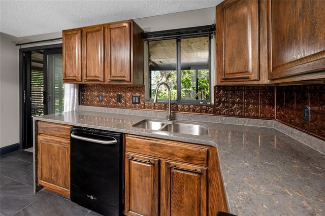 608 TIMBER BAY CIRCLE E, Oldsmar, FL 34677