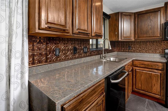 608 TIMBER BAY CIRCLE E, Oldsmar, FL 34677