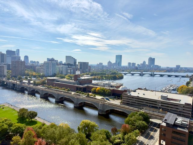 8-10 Museum Way 2324, Cambridge, MA 02141